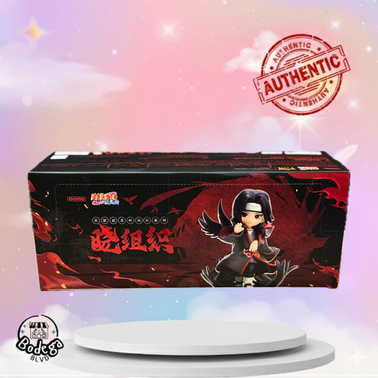 Itachi Labubu Akatsuki blind box display featuring chibi Itachi Uchiha in black robe with red clouds